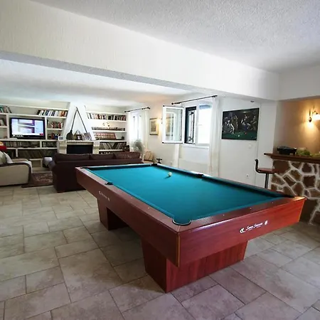 别墅 Niriis Áyios Nikítas