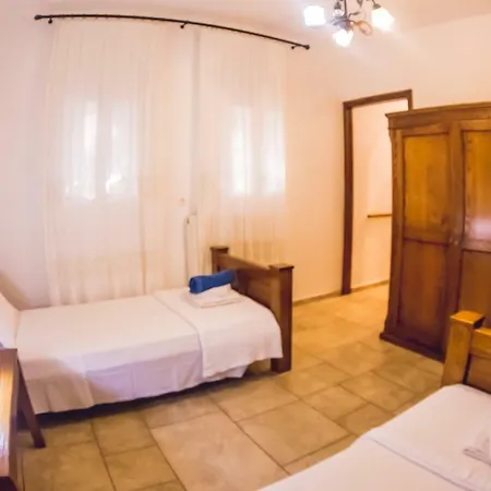 别墅 Niriis Áyios Nikítas