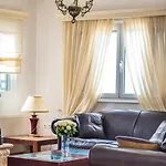 Villa Niriis *