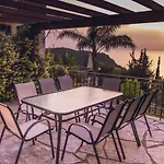 Niriis Villa
