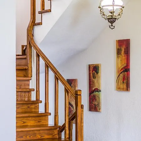 Niriis Áyios Nikítas