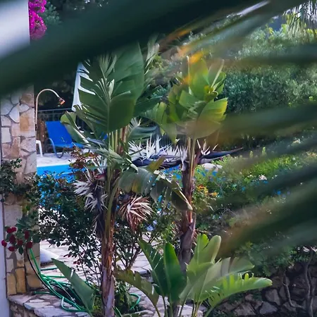 Niriis Villa Áyios Nikítas