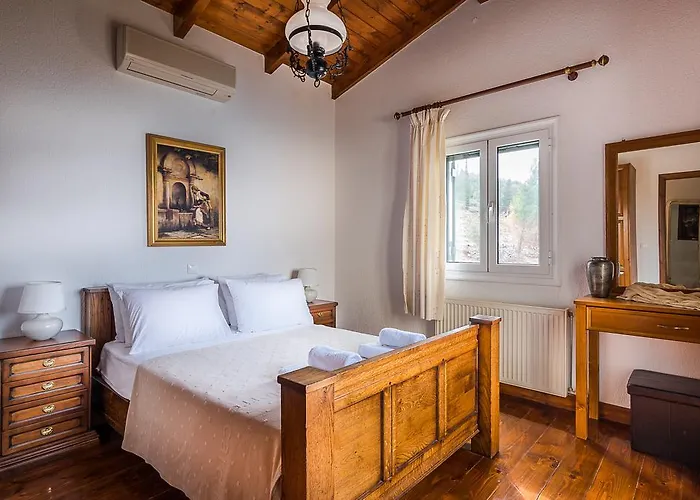 Vila Niriis Áyios Nikítas