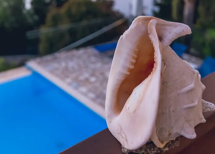 Vila Niriis Áyios Nikítas