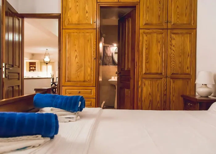 Niriis Áyios Nikítas